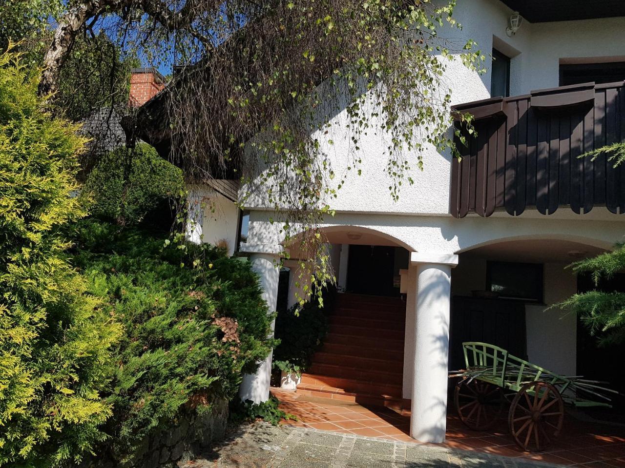 GolnikPr'Simi住宿加早餐旅馆 外观 照片